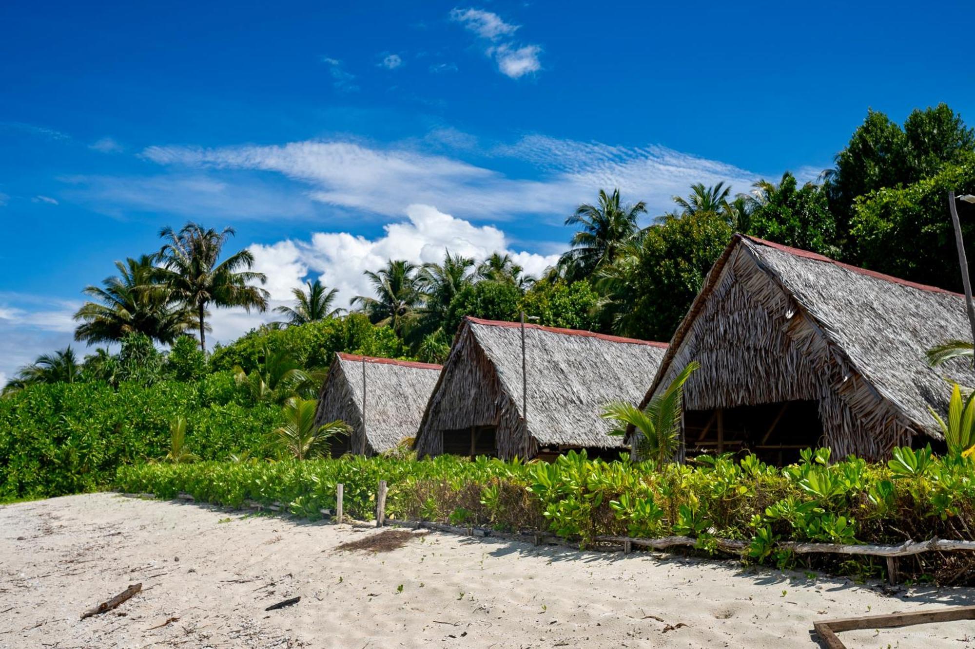 Ira Bungalows Pulau Banyak Alaban Exterior foto